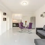 Karlo * Podstrana