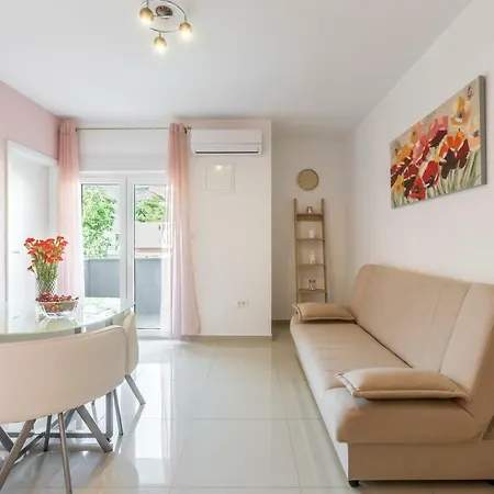 Apartman Karlo Podstrana