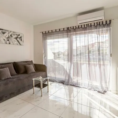 Apartman Karlo *