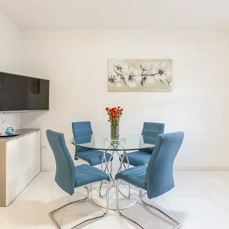 Apartman Karlo *