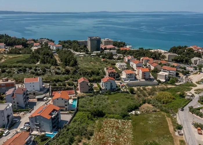 Karlo Podstrana
